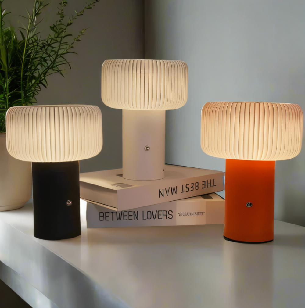 NordicGlow Bordslampa – Elegant Ribbad Lampa i Svampform Hemnix