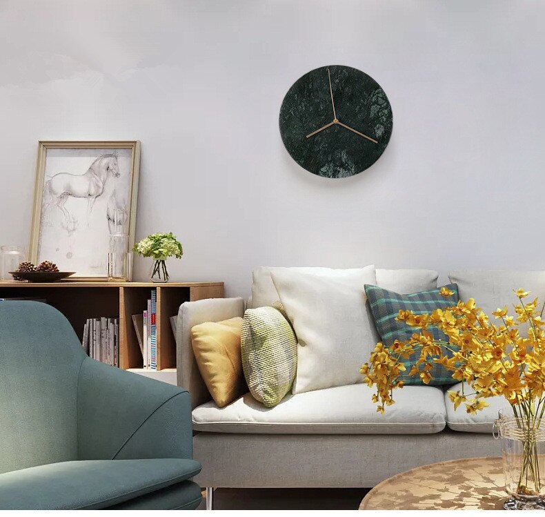 Väggklocka av nordisk marmor Carvallo