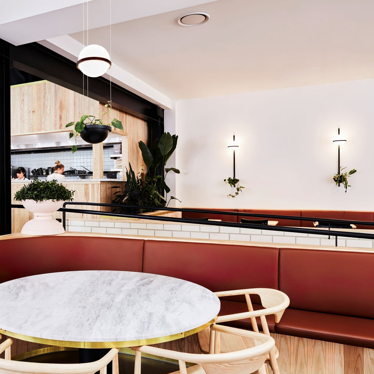 Snygg globformad utomhusvägglampa Carvallo