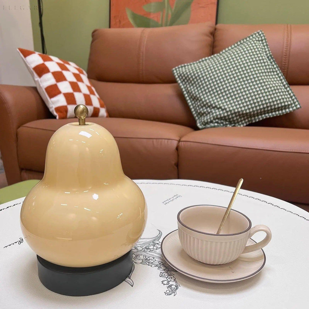 Pear - Elegant och stilren uppladdningsbar bordslampa Carvallo