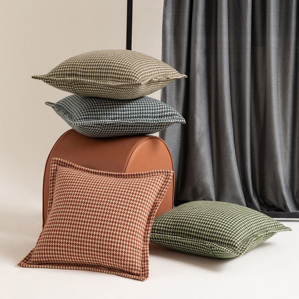 Carvallo – Klassisk Houndstooth Kuddöverdrag med Tidlös Elegans Carvallo