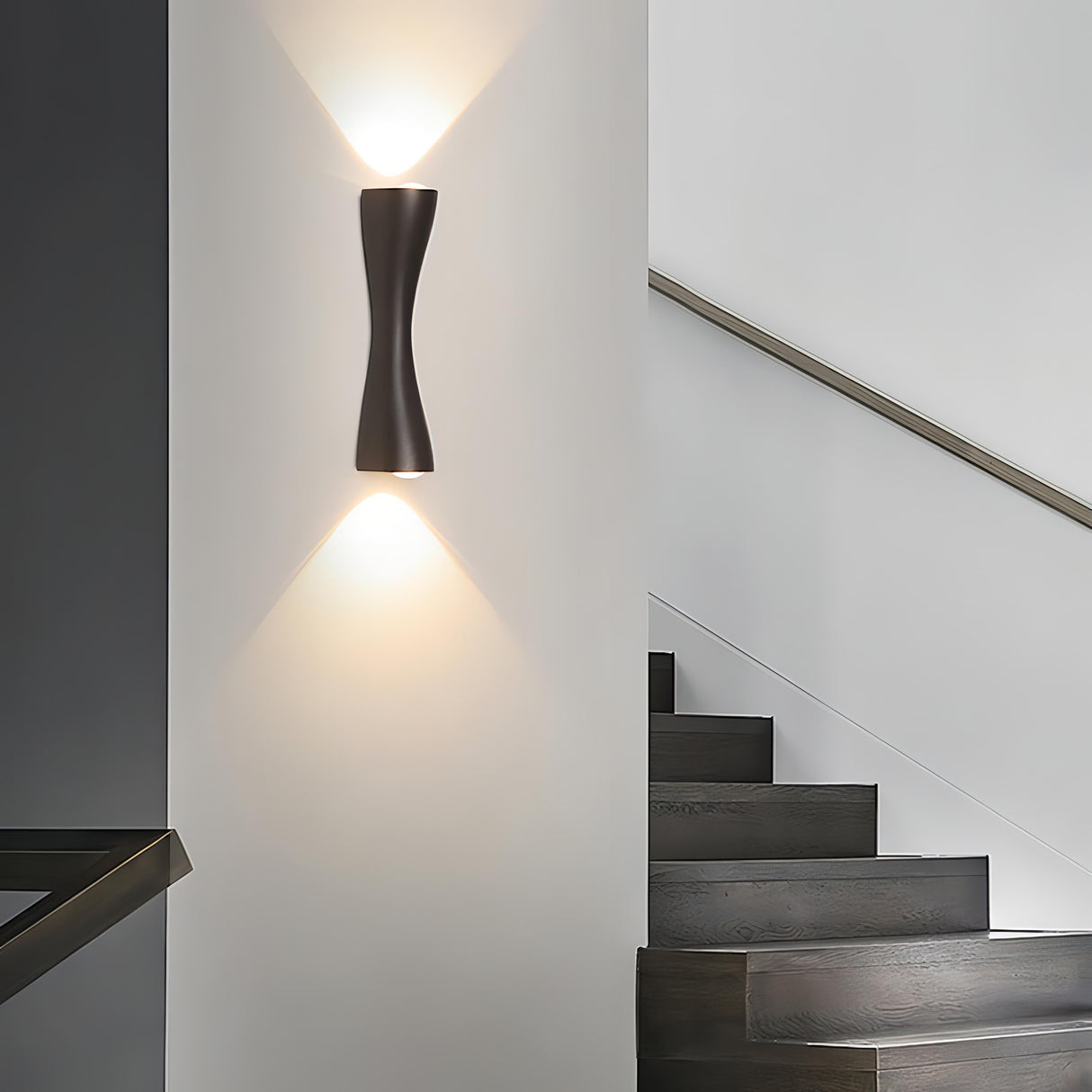 Lachlan - Utomhus LED Upp/Ner Modern Böjd Vägglampa Carvallo