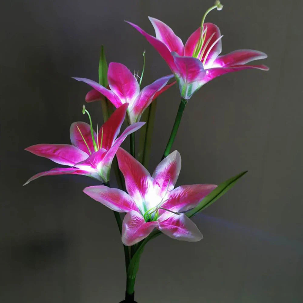 Solenergi LED blommor i liljeform – färgväxlande trädgårdslampor med spjut för utomhusbruk Carvallo