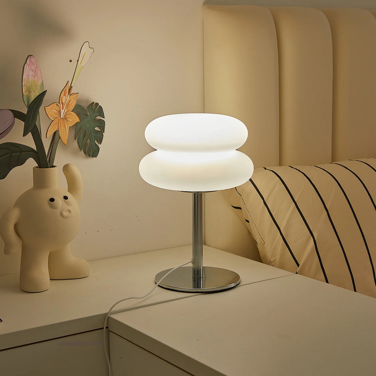 Creamy Bordslampa – Bordslampa med USB & 3 Färglägen Hemnix