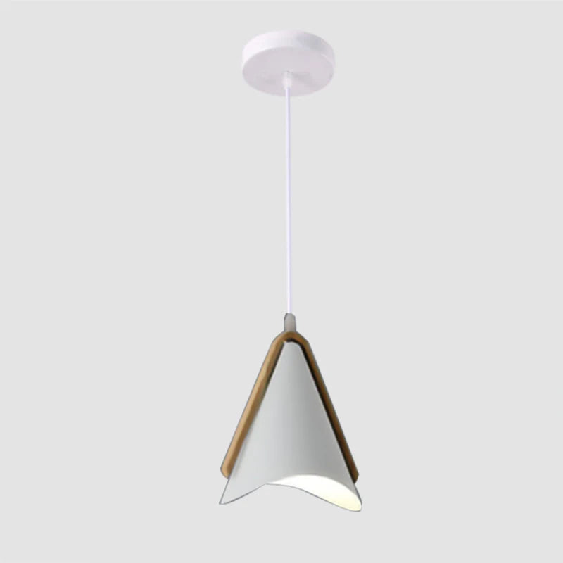 NovaLume – Modern taklampa med elegant, minimalistisk design och praktisk funktionalitet Carvallo