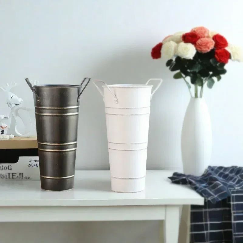 Retro Eisen-Blomkruka med handtag – Dekorativ metallblomkruka för hemmet Carvallo