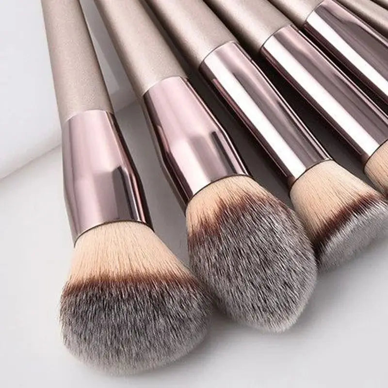 Carvallo-up Penselsæt LuxeBrush Gold | 10-delt | Bløde syntetiske hår & trægreb | Præcis & skånsom mod huden Carvallo