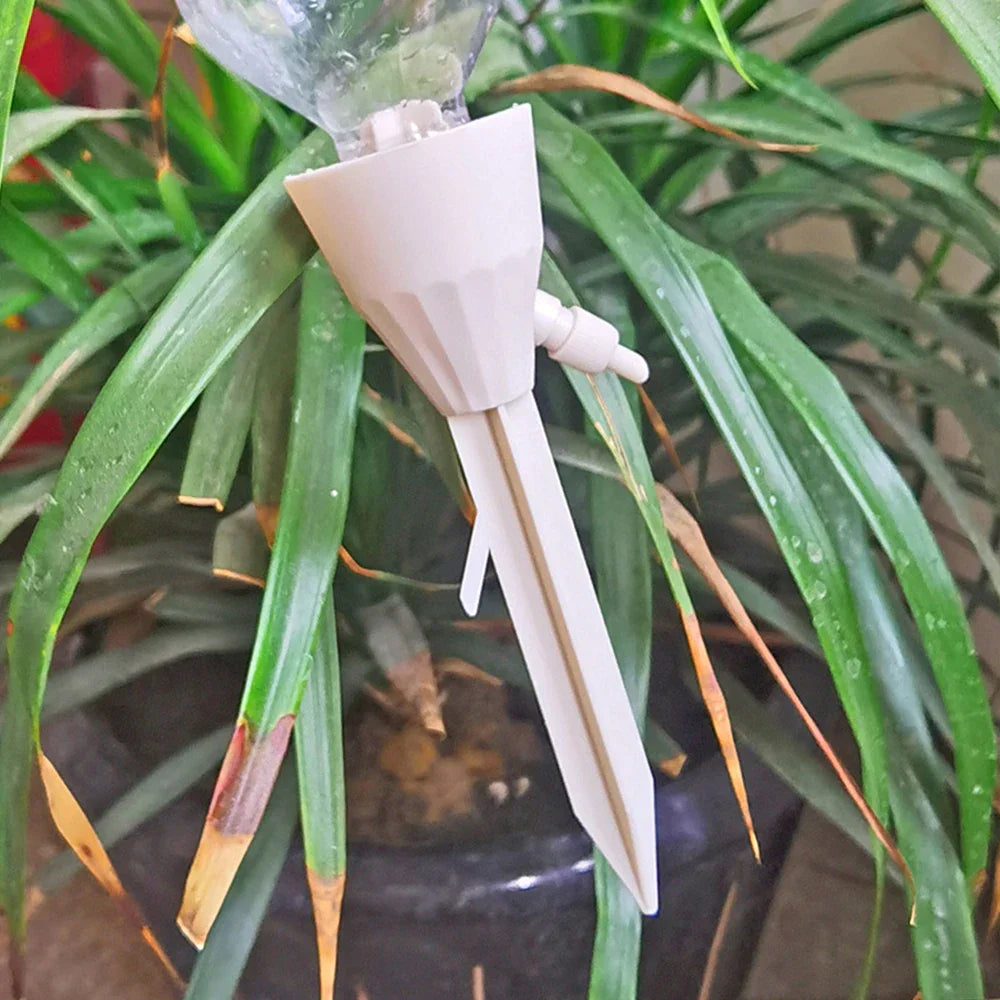 Självbevattnande spett med flaskkoppling – Automatiskt droppbevattningssystem för inomhus- och utomhusväxter MILA Sverige