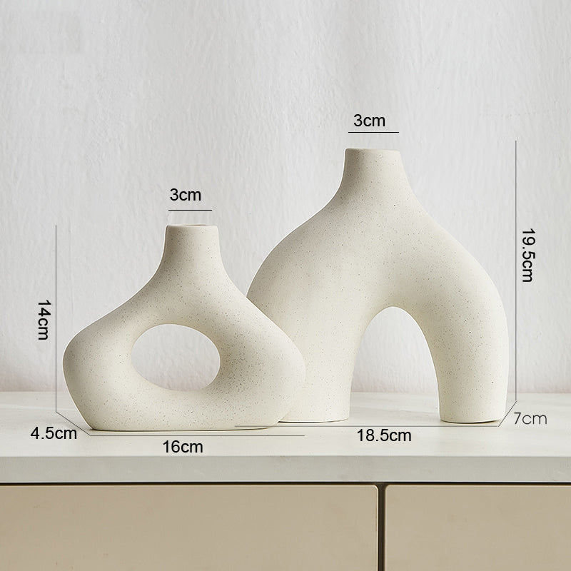 NestForm – Moderna Rent Linjer Rund Vas med Elegant Form Carvallo