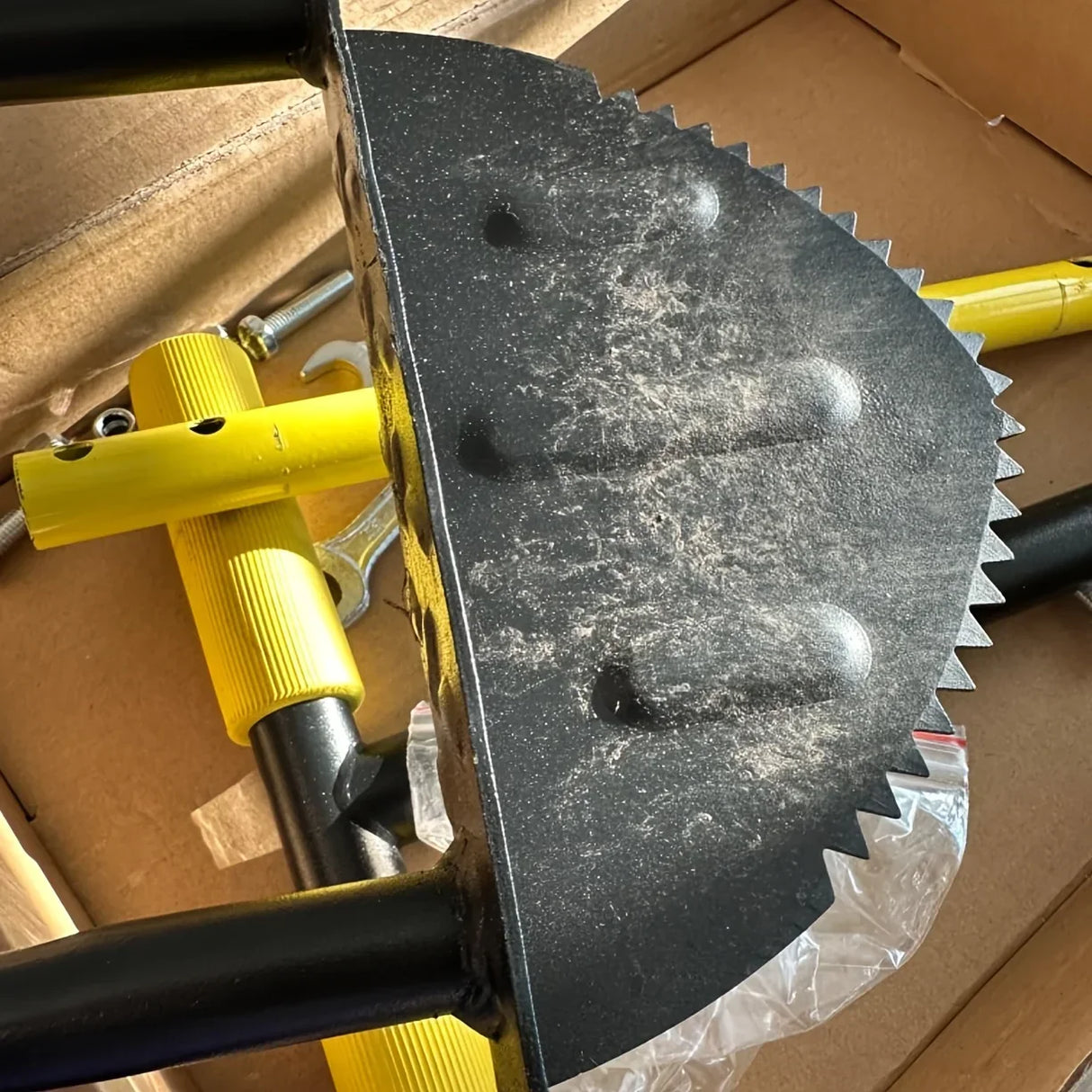 Carvallo Gräskantskärare | Halvmåne-design med vågslipning | Handverktyg för rena gräskanter och rabatter Carvallo