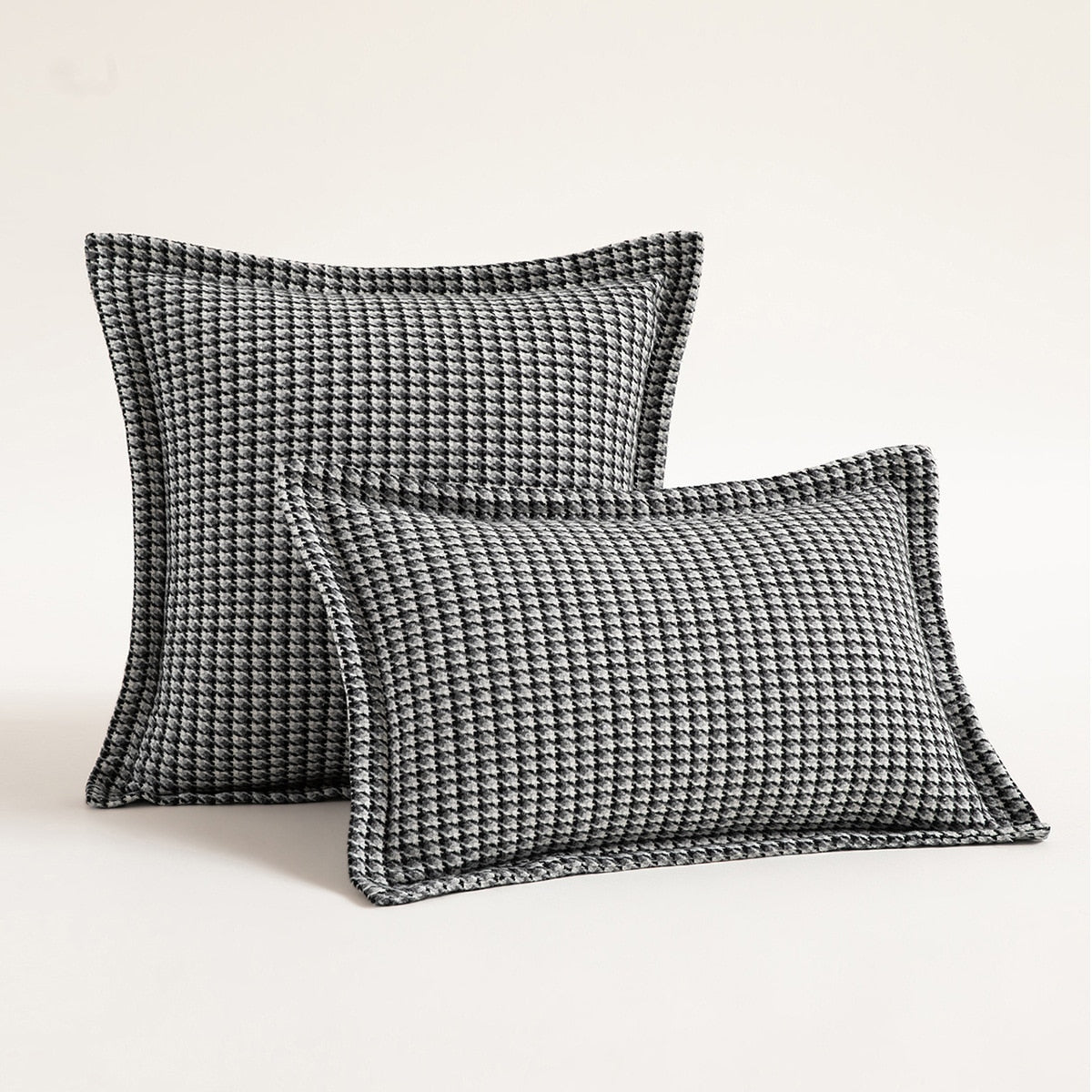 Carvallo – Klassisk Houndstooth Kuddöverdrag med Tidlös Elegans Carvallo