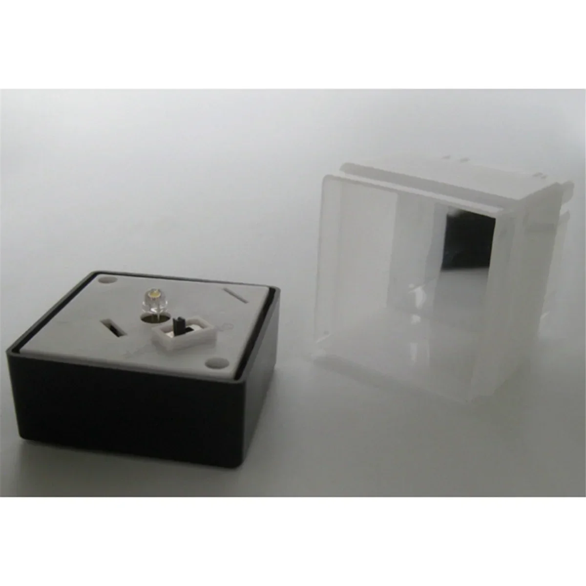 Carvallo YardGlow Solarlampa LED pelarlampa | Varmvitt ljus för trädgård & staket | Väderbeständig IP55 | 12 cm hög Carvallo