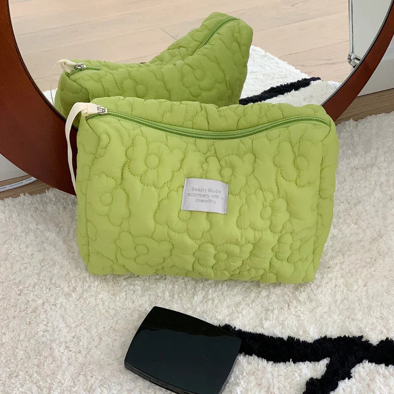 Carvallo Vadderad KosmetiskPåse i Bomull | MakeupPåse med Dragkedja för Damer | Resekulturpåse med Blommönster & Inre Fack Carvallo