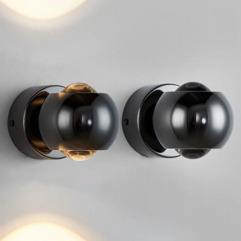 OrbisGlow – LED-vägglampa med 360° roterande funktion för justerbar belysning Carvallo