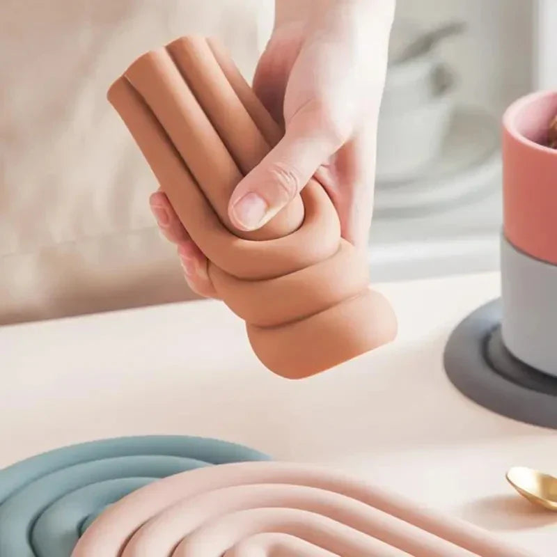 Carvallo-Bordunderlägg Coloriva Rainbow | Värmebeständig & halkfri | För grytor, stekpannor & glas | Färgglad & multifunktionell Carvallo