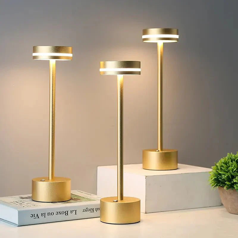 Futuristisk Kosmisk Elegans LED-Lampa Carvallo
