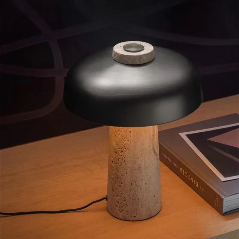 Nordisk Designer Bordslampa – Svampformad Lampa i Travertin Hemnix