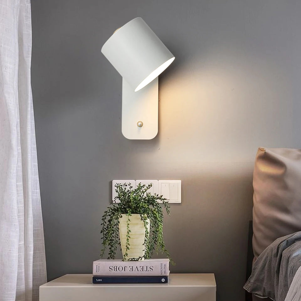 Justerbar Nordisk Vägglampa med Rotabel Sconcelampa och Integrerad Strömbrytare – Inomhus Vägglampor för Heminredning Carvallo