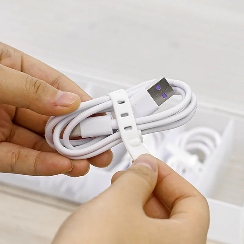 Carvallo Transparent Förvaringslåda för Datakablar | Firkantig Kabelbox i Plast | Skrivbordsorganisatör för Hörlurar, Laddare & Kontorsmaterial Carvallo