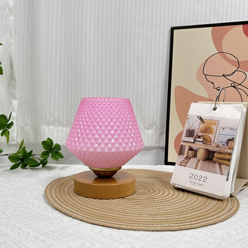 Samtida ribbad glas- och trälampa – konformad design MILA Sverige