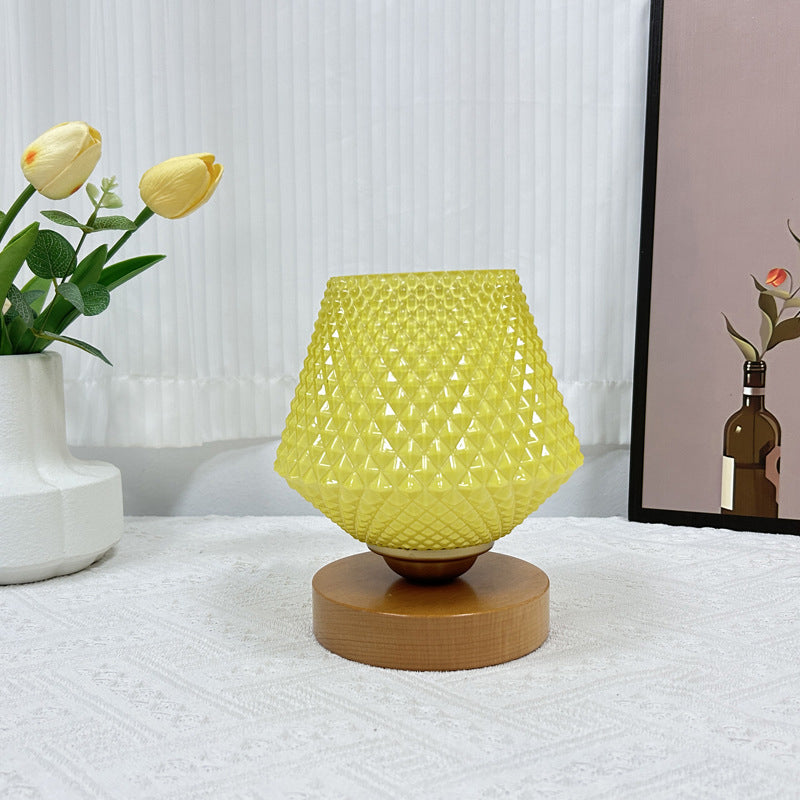 Samtida ribbad glas- och trälampa – konformad design MILA Sverige