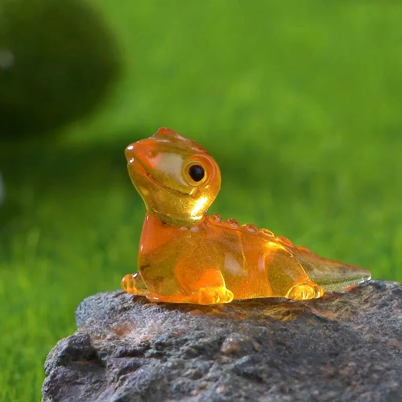 Carvallo Glow Lizard Set | 10-pack Luminescent Mini Lizards | Resin Figures for Terrarium, Fairy Garden & DIY Decor Carvallo