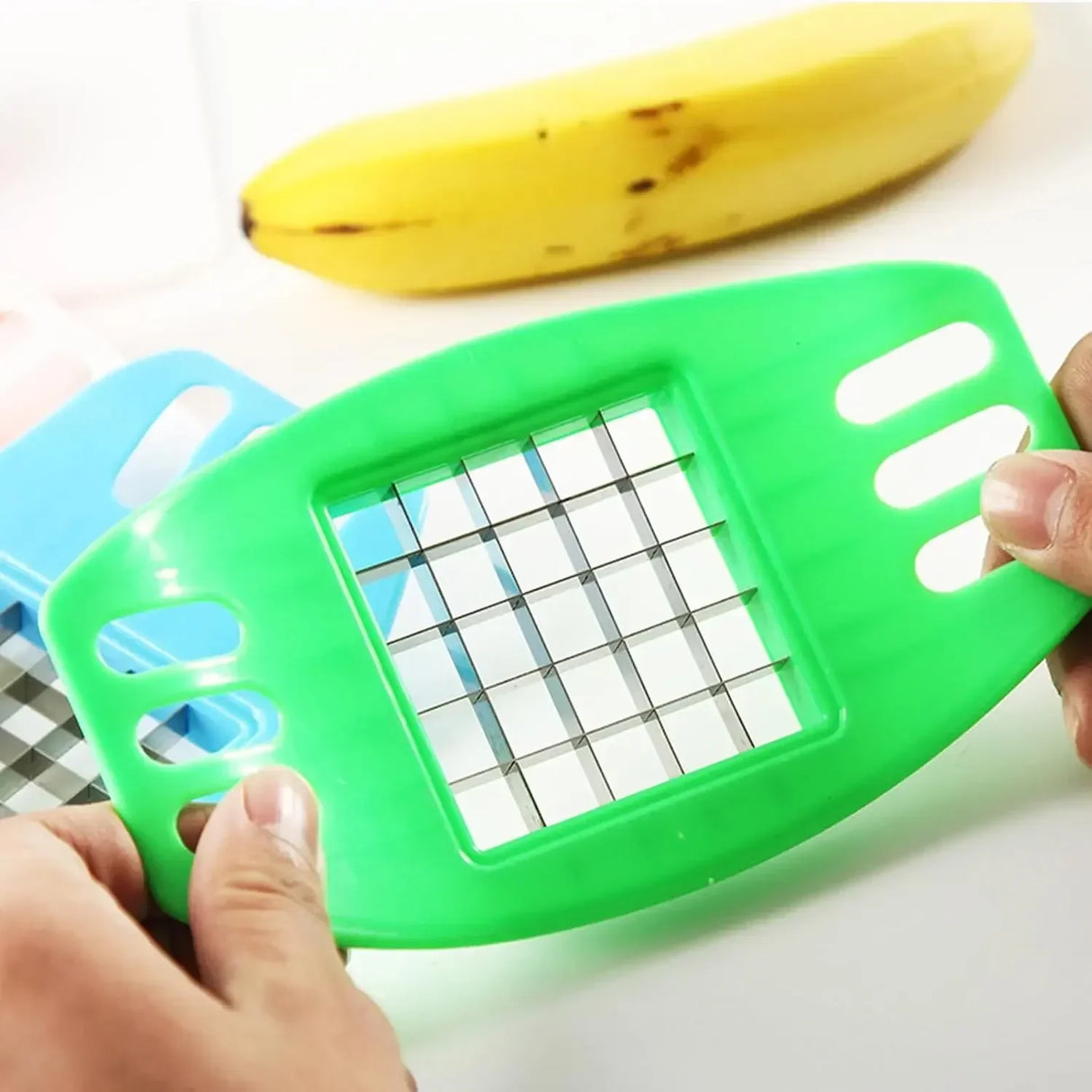 Carvallo Cutter Pro Pommes-skärverktyg för potatis & grönsaker | Kompakt köksassistent för jämna stavar Carvallo