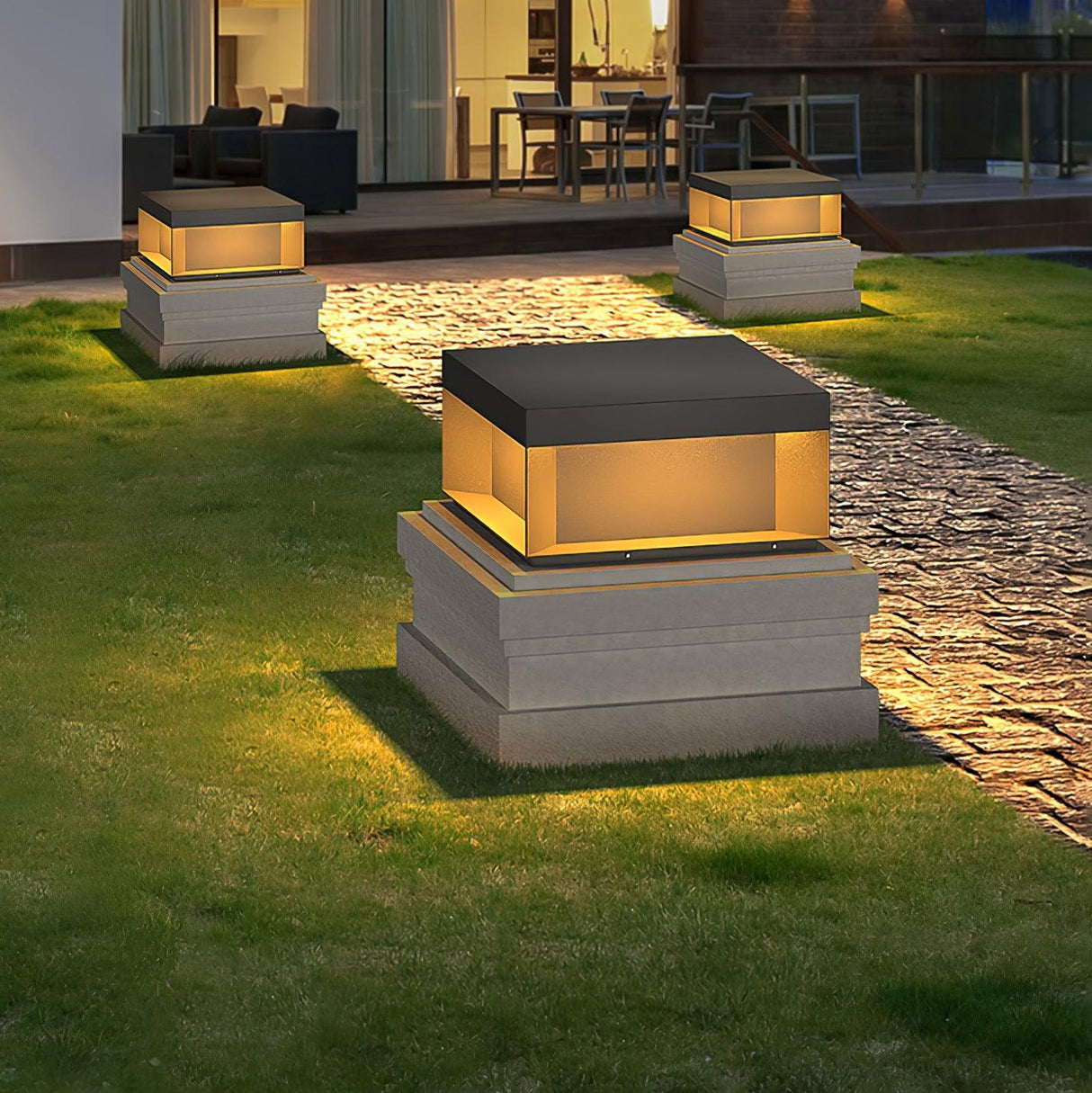 Matt svart ram sol utomhus postlampa Carvallo