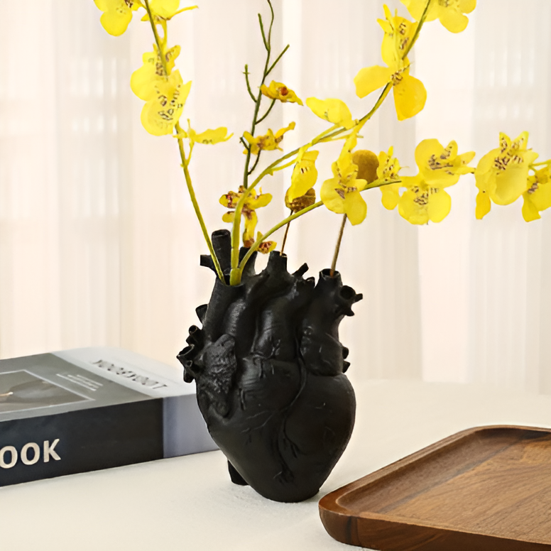 BloomHeart Vase - Elegant Grekiskt Inspirerad Hjärta Formad Torkad Blomkruka Carvallo