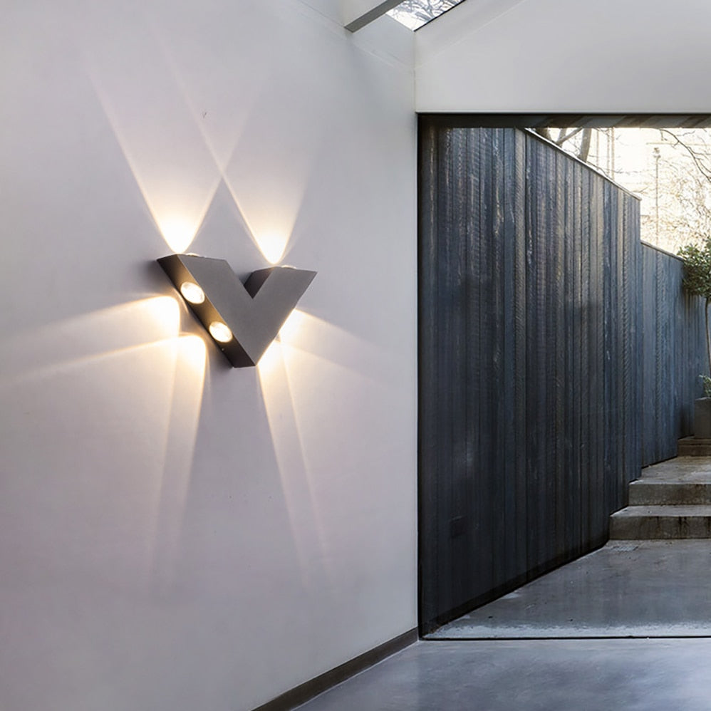 Carvallo – Modern LED Utomhusspot med Upp/Ner Belysning för Stilfull Utomhus Atmosfär Carvallo