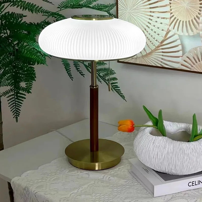 PureGlass Bordslampa – Minimalistisk Vit Glaslampa i Nordisk Design Hemnix