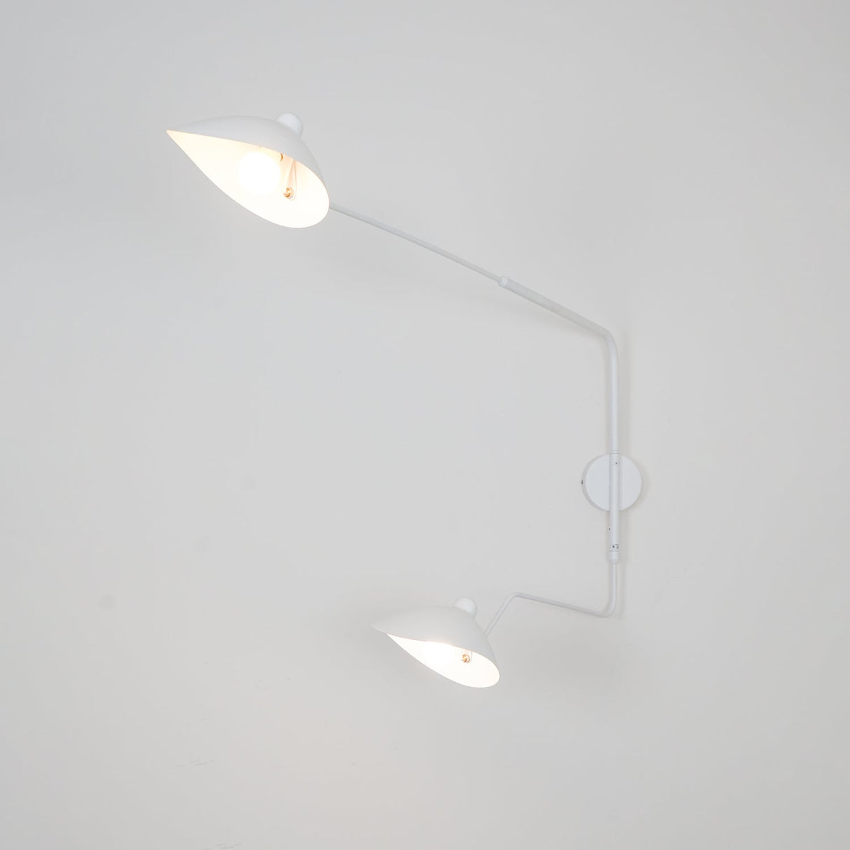 Äkta Serge Mouille Vägglampa – Designer Minimalistisk Sconce Carvallo