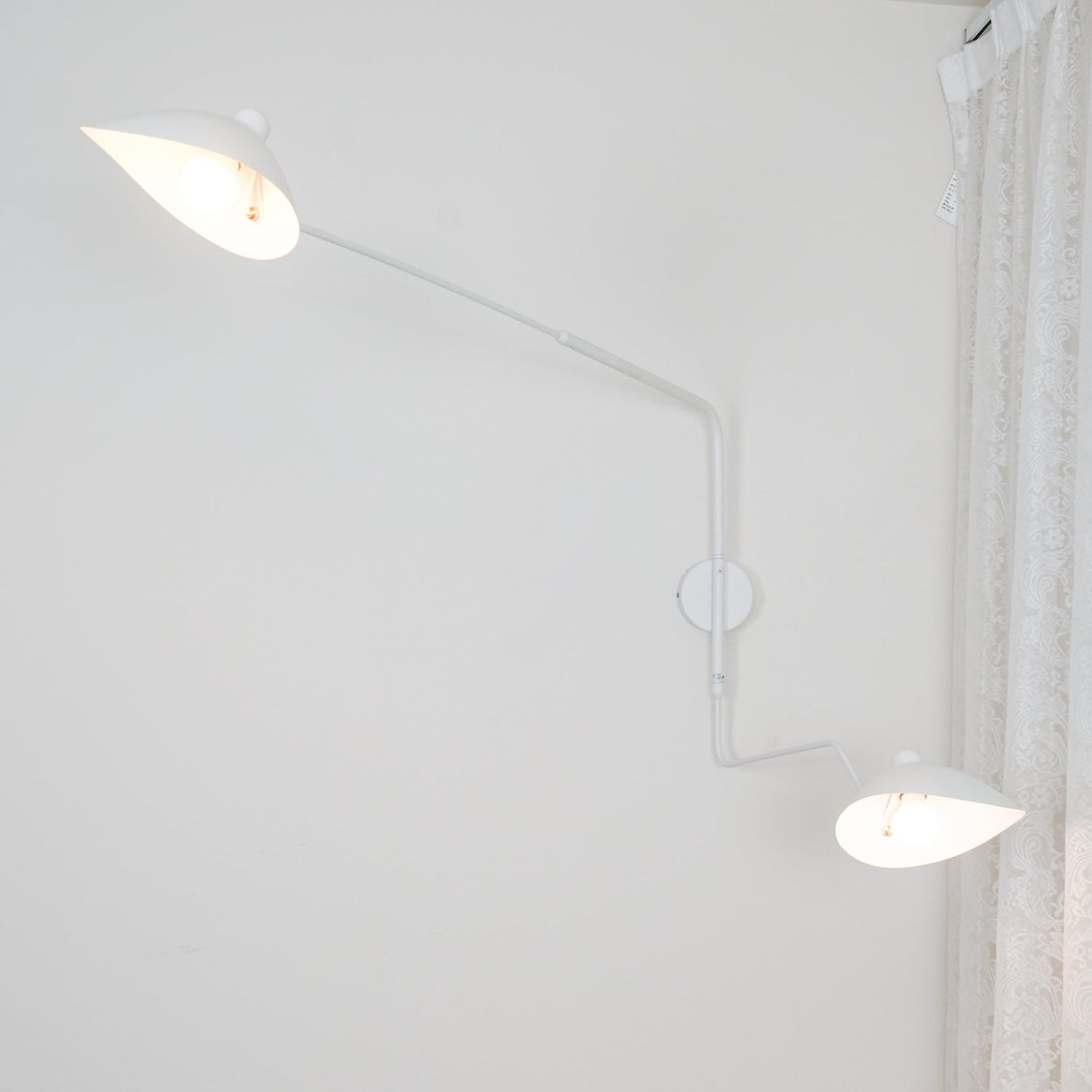 Äkta Serge Mouille Vägglampa – Designer Minimalistisk Sconce Carvallo