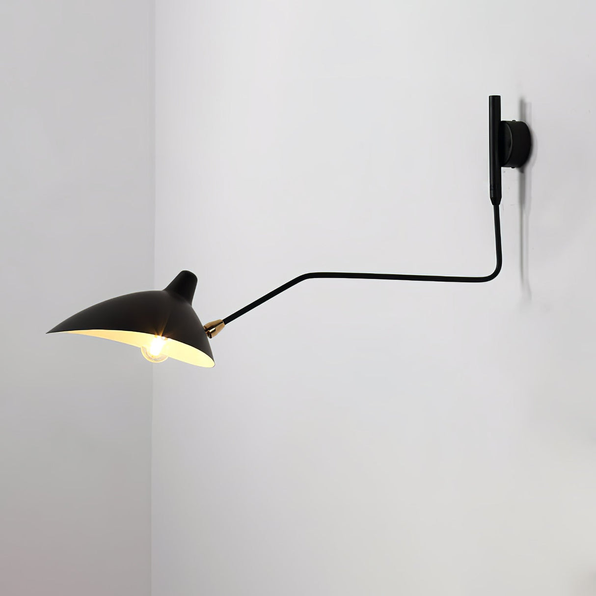 Äkta Serge Mouille Vägglampa – Designer Minimalistisk Sconce Carvallo