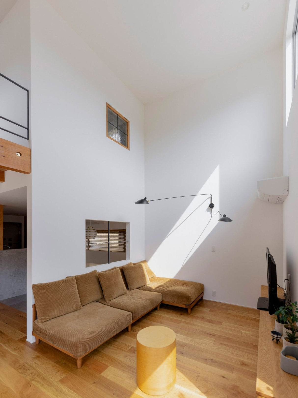 Äkta Serge Mouille Vägglampa – Designer Minimalistisk Sconce Carvallo