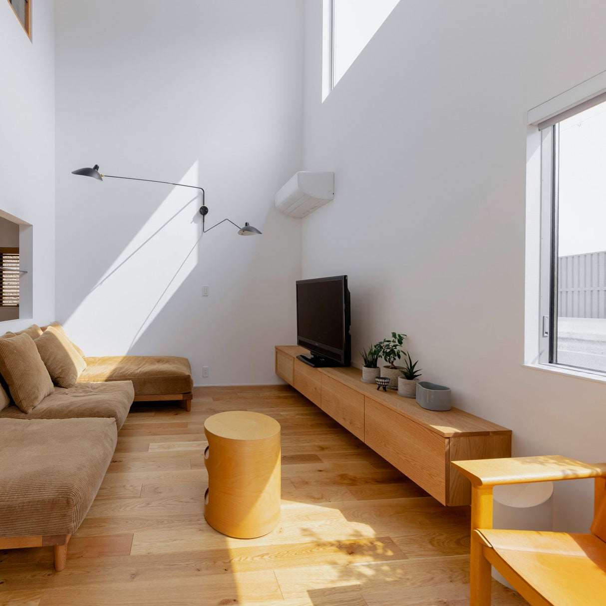 Äkta Serge Mouille Vägglampa – Designer Minimalistisk Sconce Carvallo