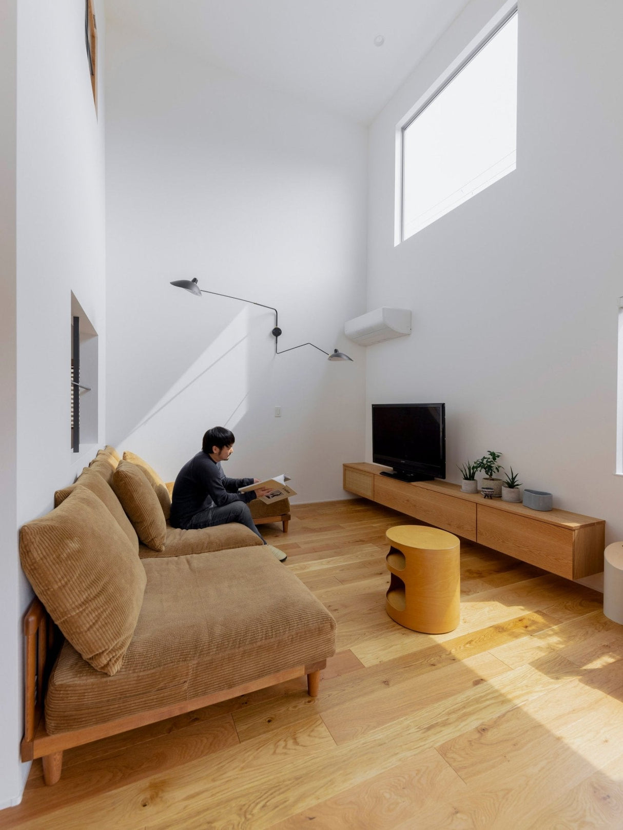 Äkta Serge Mouille Vägglampa – Designer Minimalistisk Sconce Carvallo