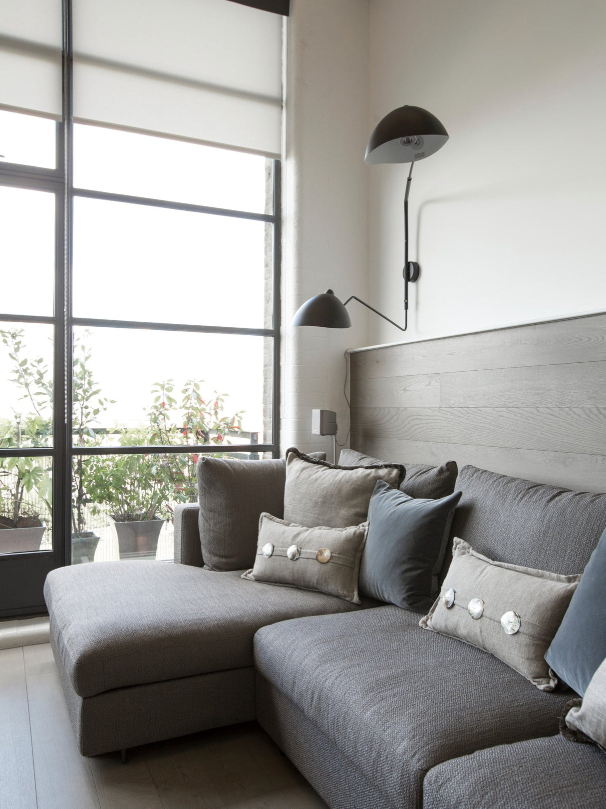 Äkta Serge Mouille Vägglampa – Designer Minimalistisk Sconce Carvallo