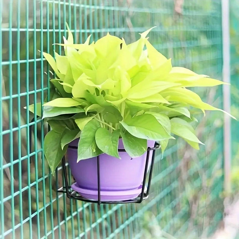 Praktisk krukställ med stabil metallram för balkong och terrass Carvallo