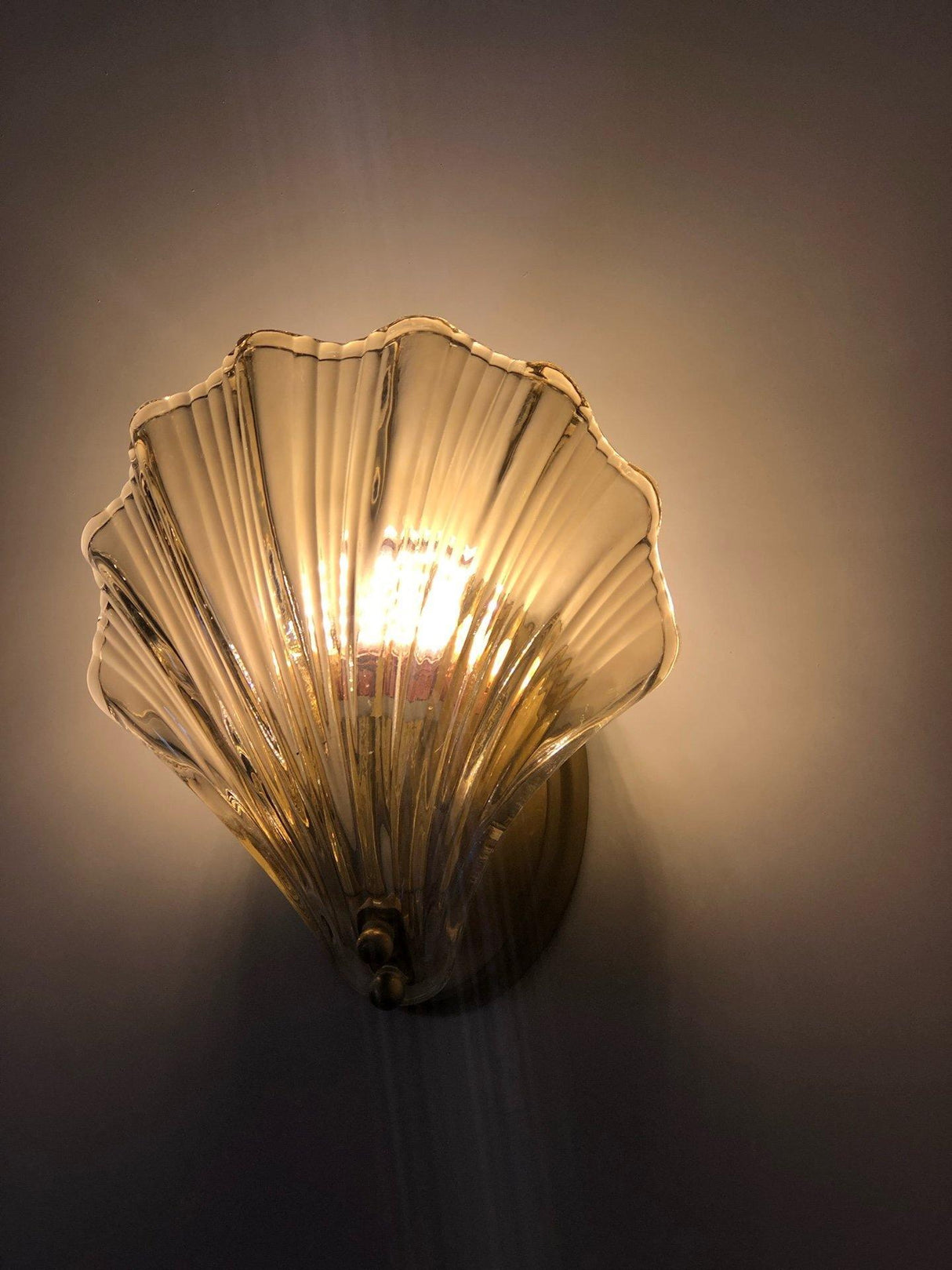 Elegant Shell Vägglampa – Kustinspirerad Sconce för Strandiga Vibes Carvallo