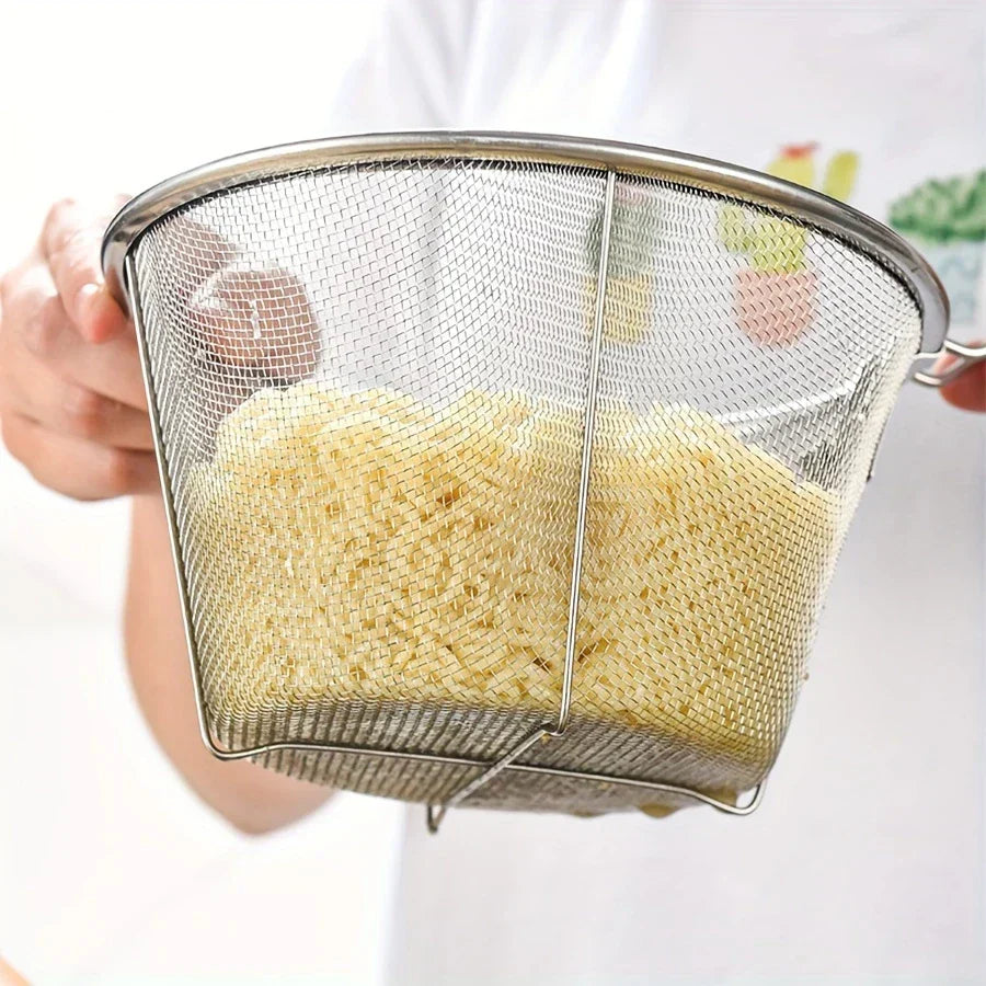 Strain Well All-Purpose Mesh Colander Carvallo
