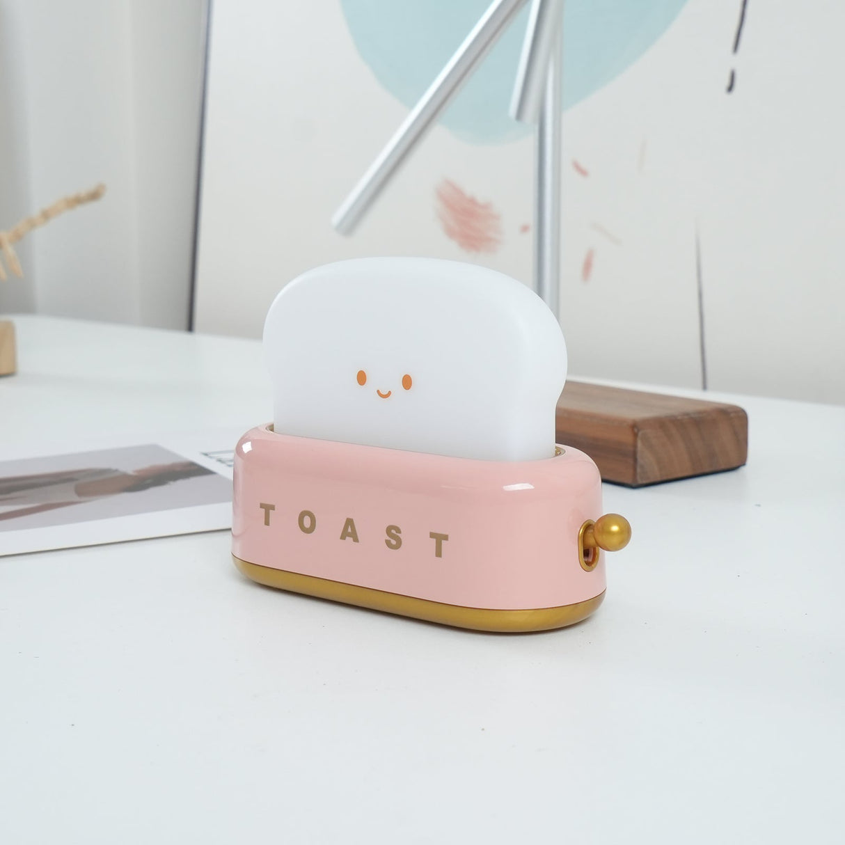 GlowToast Lampa – Bärbar Bröd-Toast Cartoon LED Nattlampa Carvallo