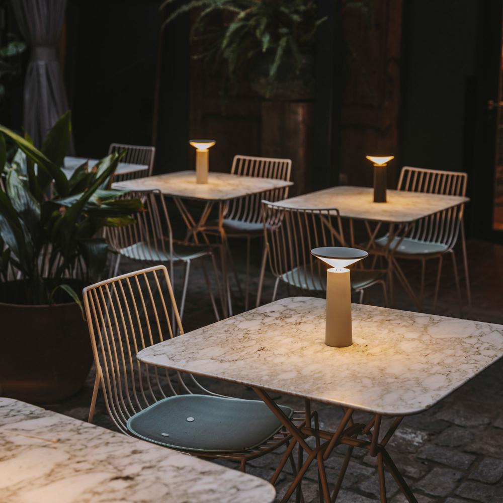 GlowPort – Mångsidig LED-lampa med flexibel design Carvallo