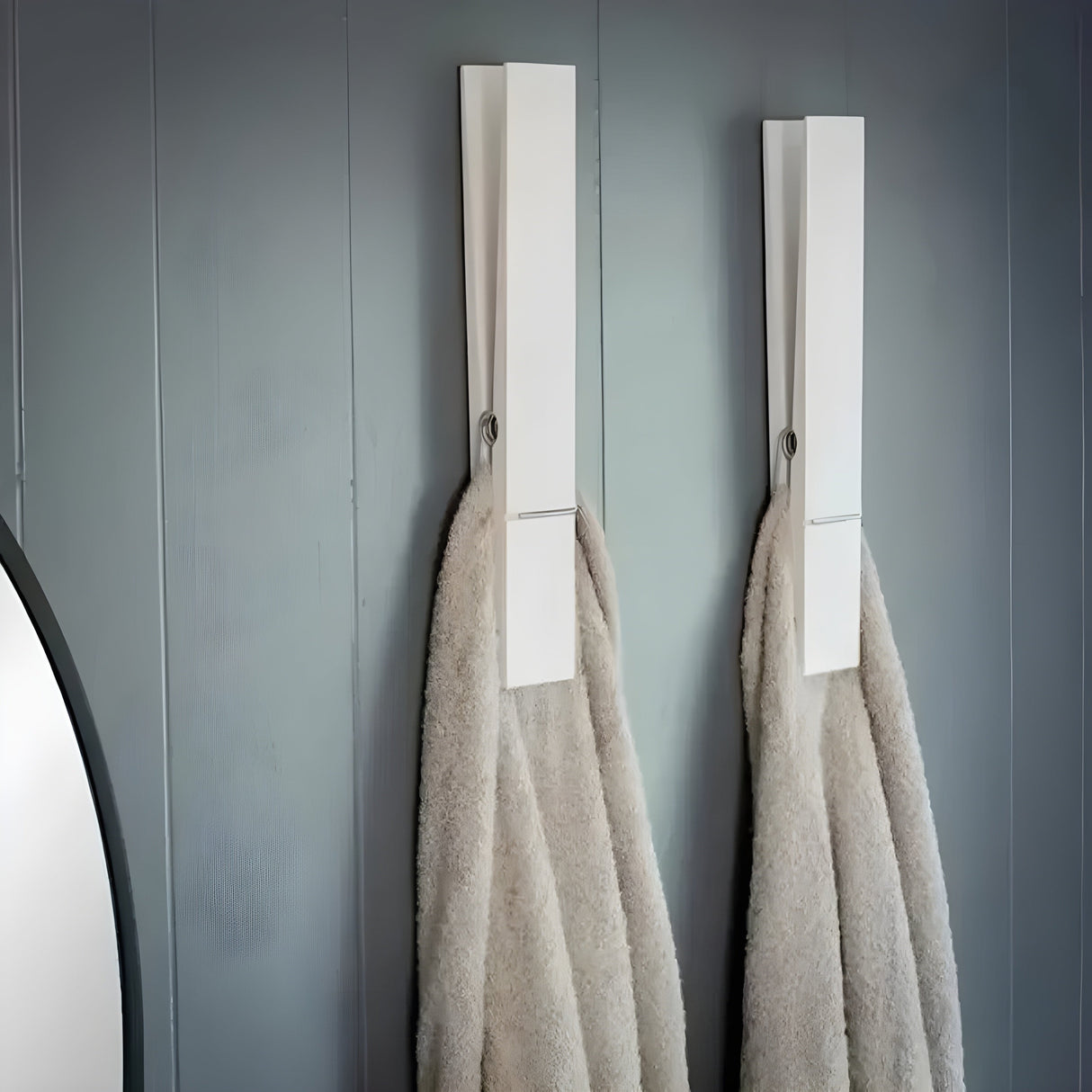 PineGrip Handdukshållare - Elegant badrumshanddukklämma av trä Carvallo