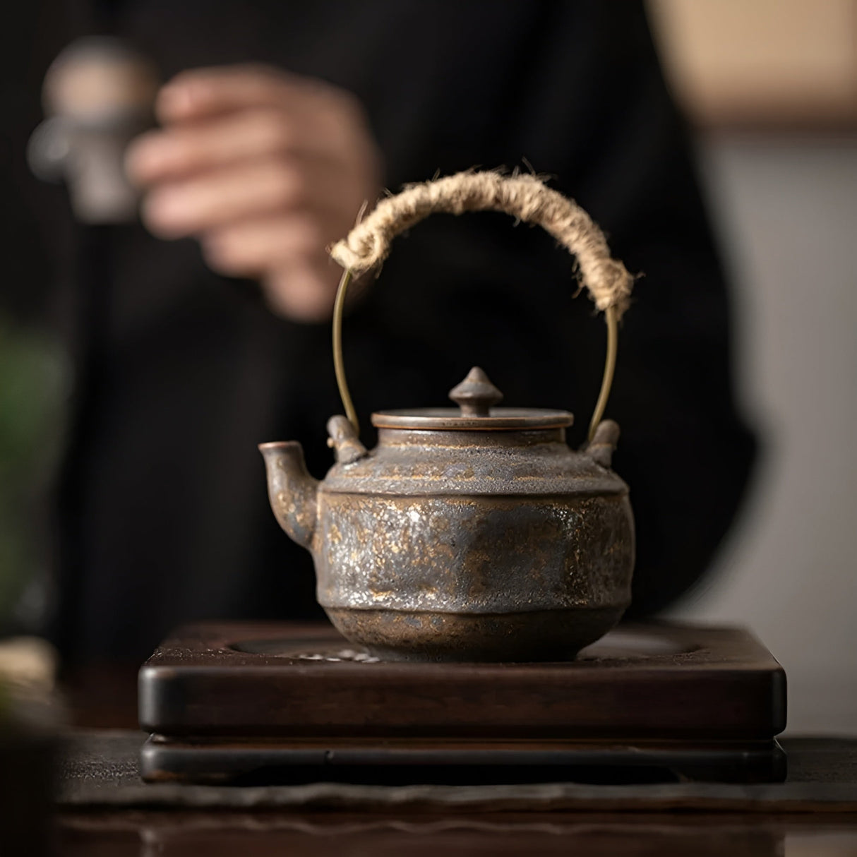 Teekanne av järn med glasyr – Japansk design & handgjord | Perfekt för Gongfu te ceremonier Carvallo