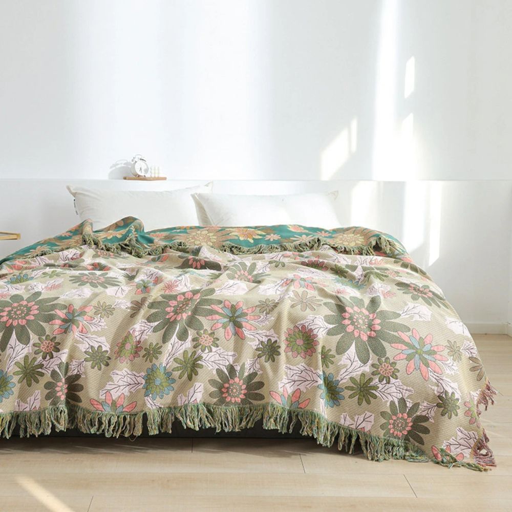 Verdant Bloom Vändbar Jacquardfilt Carvallo
