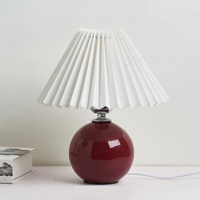 ClassicGlow - Vintage Bordslampa med Rynkad Lampskärm Carvallo