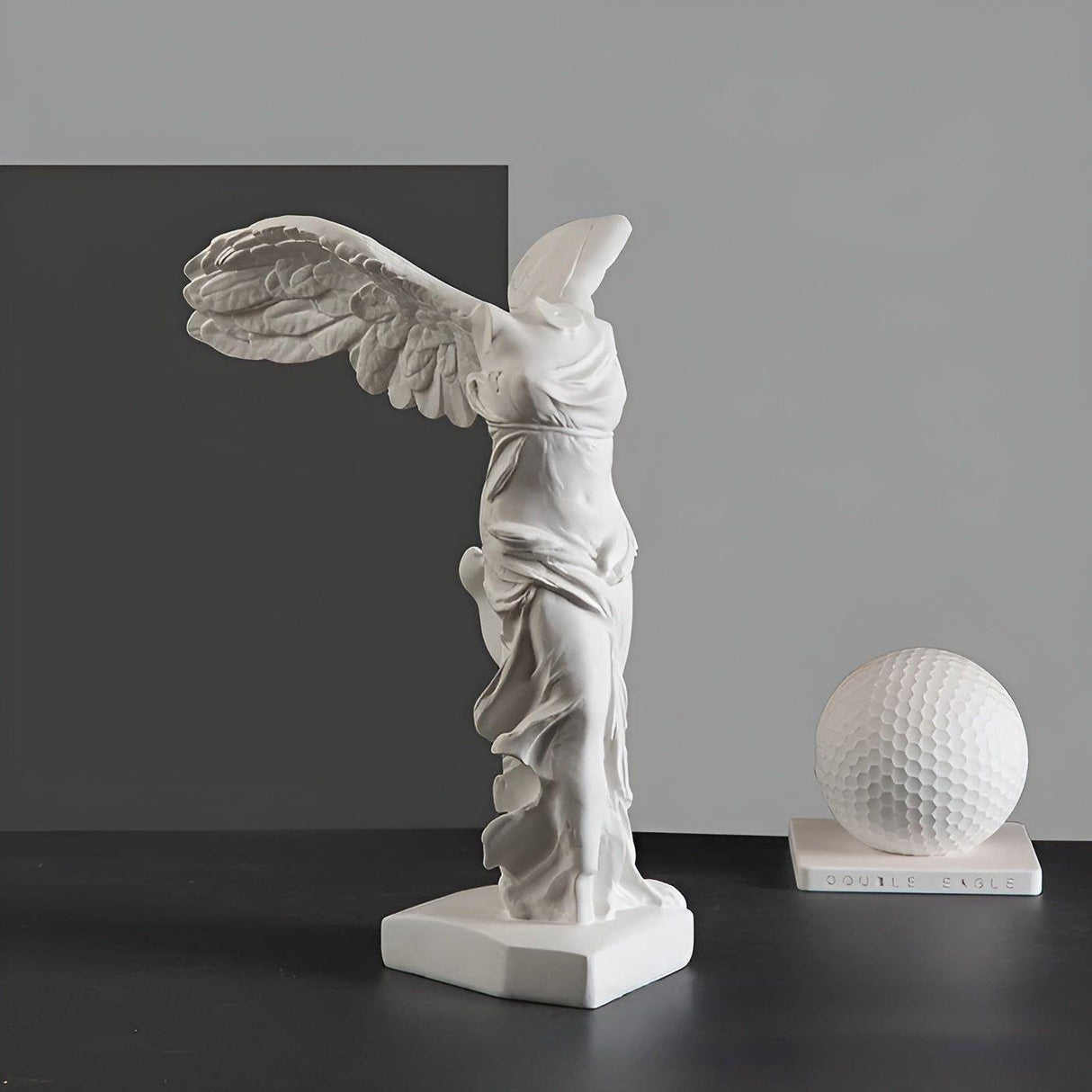 Angel Wing - Elegant Grekisk Segergudinna Karaktärsstaty Carvallo