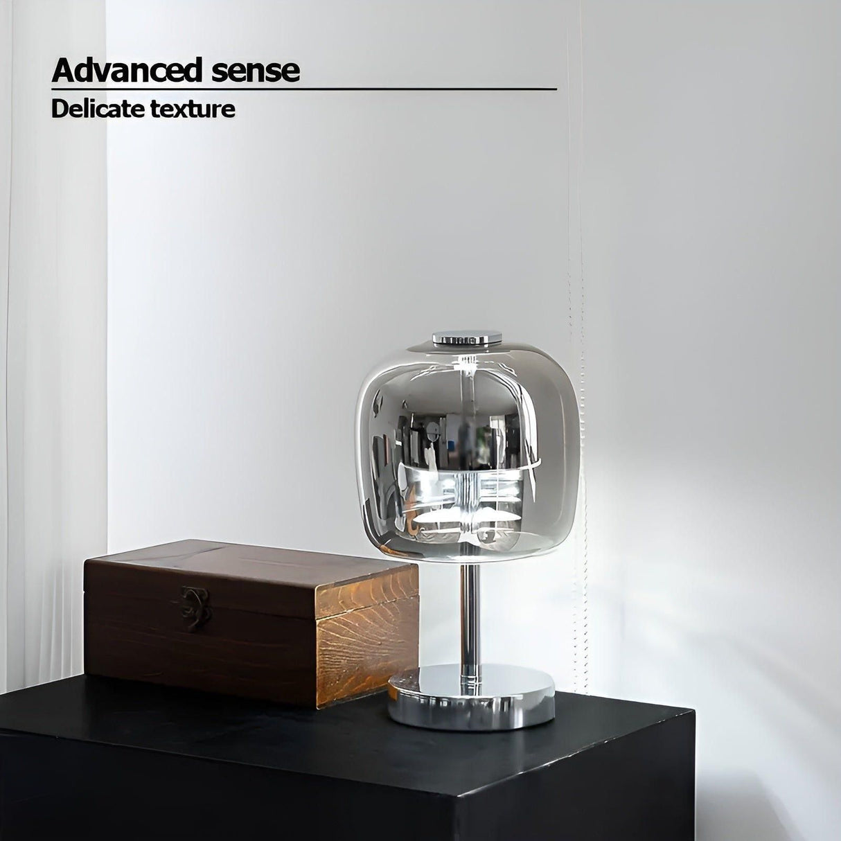 Lux Shine Lampa - Elegant elektropanerad glas-skrivbordslampa för ambientbelysning Carvallo