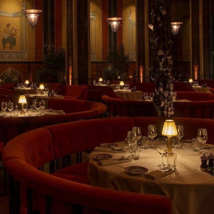 Elegant sladdlös LED Silk Touch bordslampa – modern elegans MILA Sverige